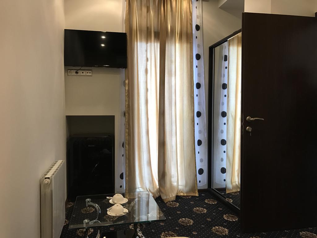 Du Vin Rouge Tbilisi酒店 外观 照片